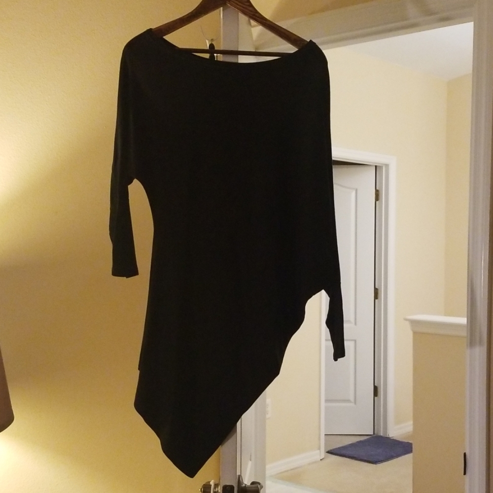 🖤Forever 21 Assymetrical Top